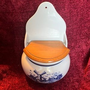 Vintage Delft Blue Salt Box marked Teleflora